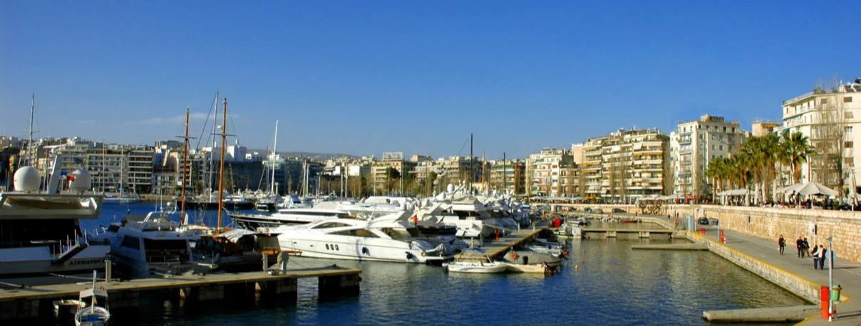 Area photo of the Marina Zeas waterfront
