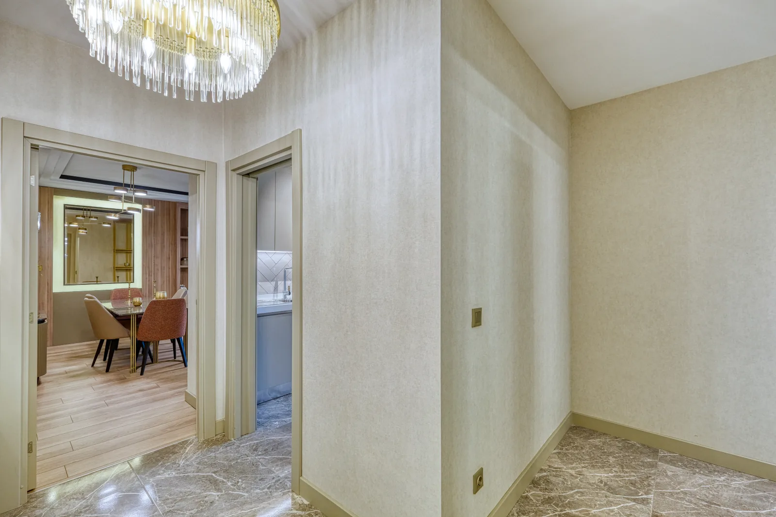 Bakirci Topkapi Sample apartment — entry foyer