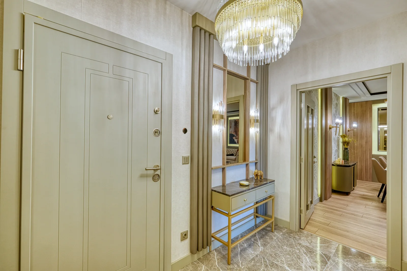 Bakirci Topkapi Sample apartment — hallway and built-ins