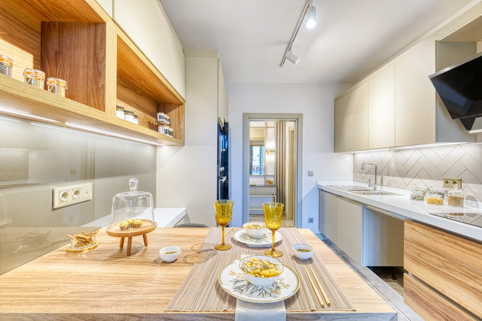 Bakirci Topkapi Sample apartment — dining and living axis