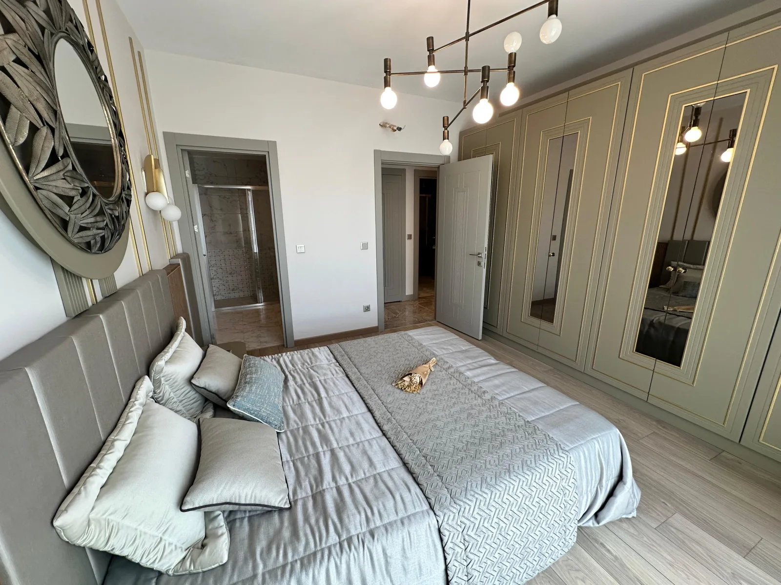 Bakirci Topkapi Sample apartment — open shelving above sideboard