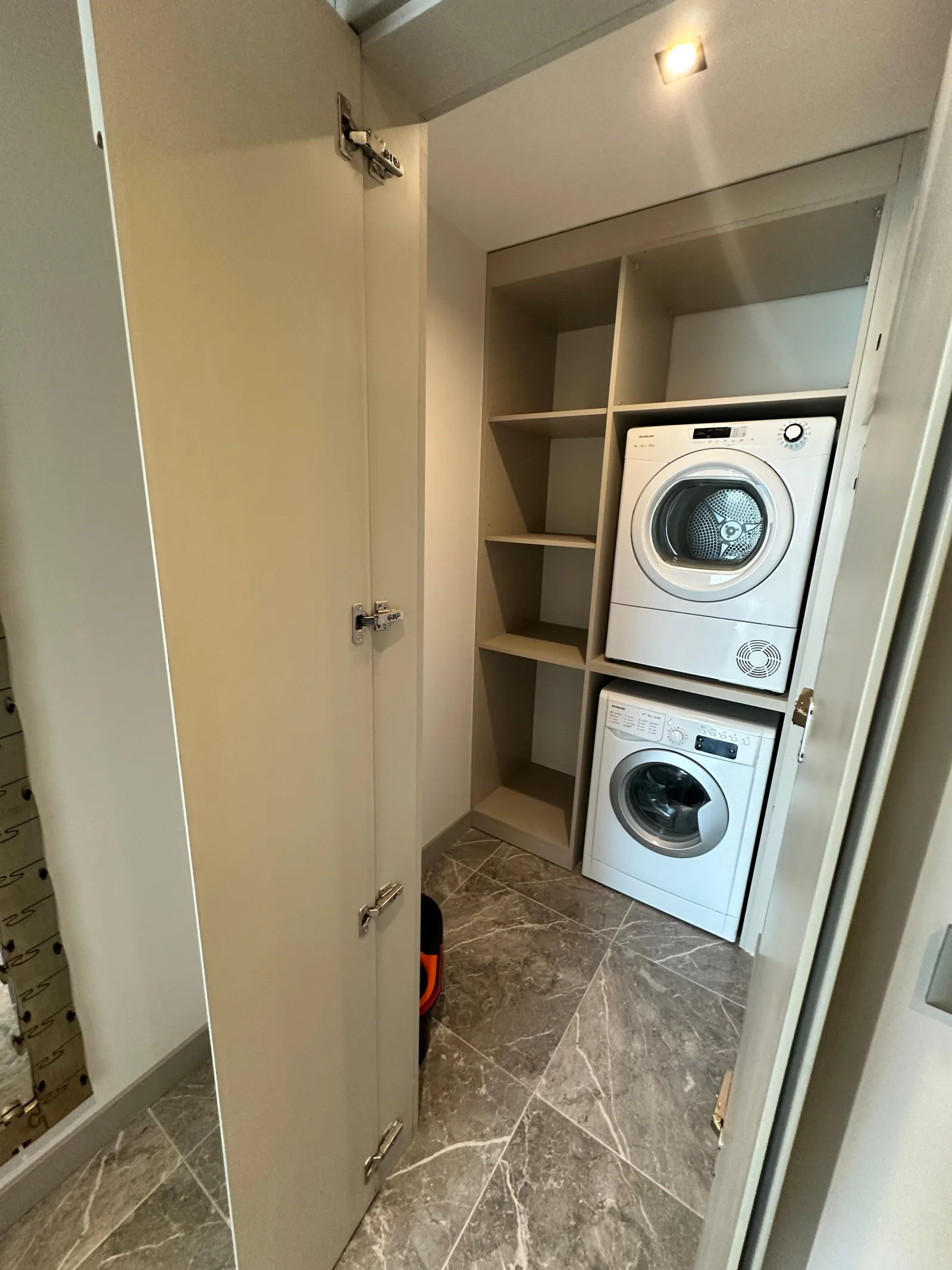 Bakirci Topkapi Sample apartment — bedroom seating nook