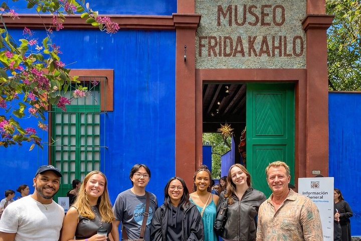 Ticket Museum Frida Kahlo and tasting in Coyoacan Market